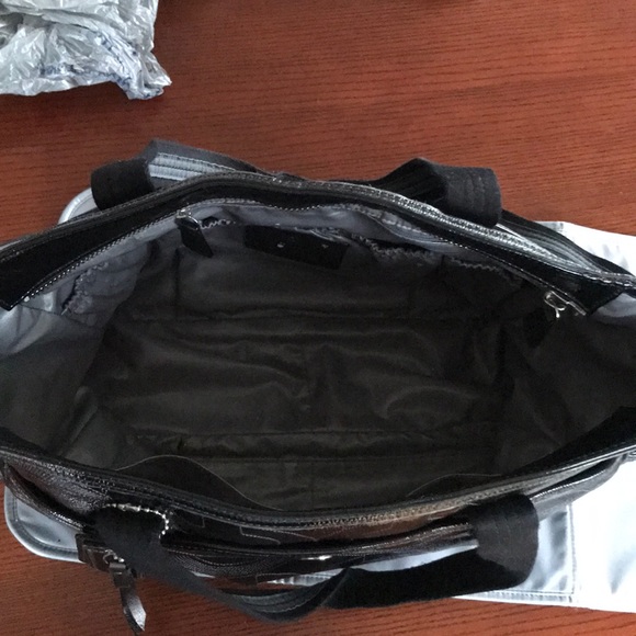 Coach diaper bag with changing pad - Picture 4 of 16